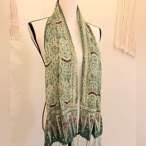 🌾 Novika Handmade Green‎ Floral Silk Batik Scarf